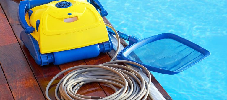 Piscina in autunno: 4 consigli indispensabili